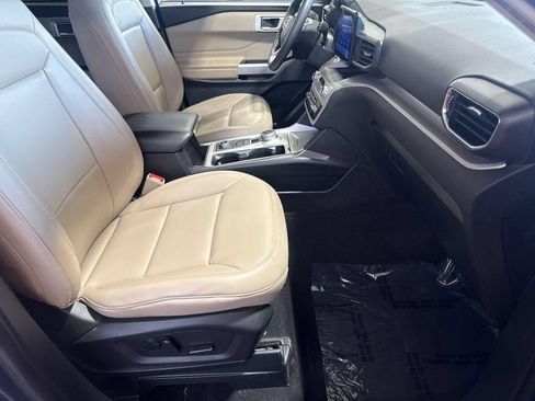 Used 2023 Ford Explorer XLT w/ Equipment Group 202A AWD/4WD image 30