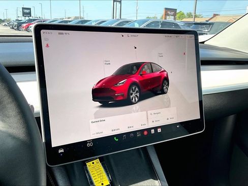 Used 2024 Tesla Model Y Long Range AWD/4WD image 12