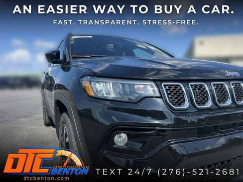 Used 2023 Jeep Compass Limited AWD/4WD image 7