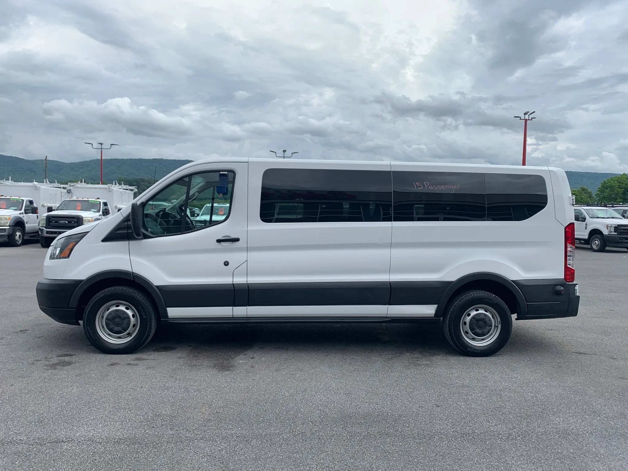 Used 2018 Ford Transit 350 XL RWD image 5