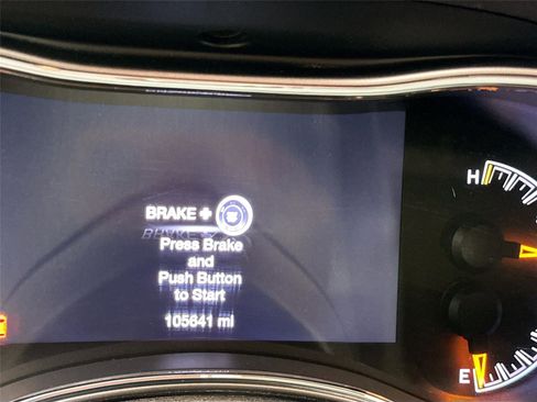 Used 2018 Jeep Grand Cherokee Limited AWD/4WD image 3