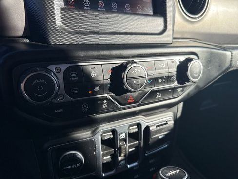 Used 2020 Jeep Gladiator Sport w/ Quick Order Package 24S image 35