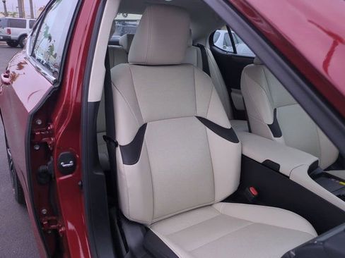 Used 2025 Lexus ES 300h w/ Premium Package image 34