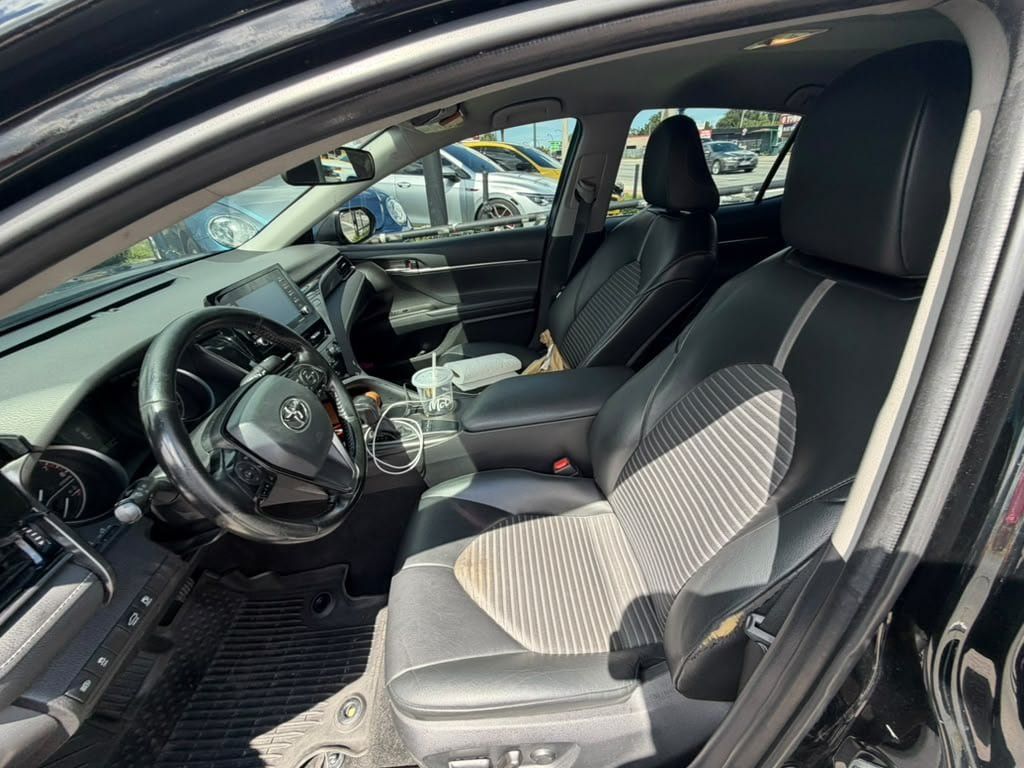 Used 2022 Toyota Camry SE FWD image 3