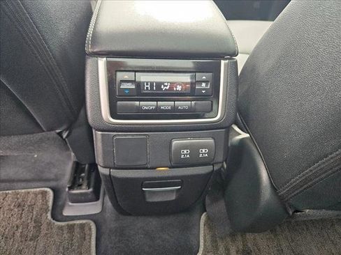 Used 2022 Subaru Ascent Onyx Edition image 19