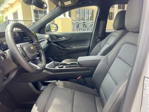 Used 2026 Chevrolet Equinox LT FWD image 10