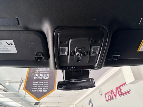 Certified 2025 GMC Yukon XL Denali AWD/4WD image 30