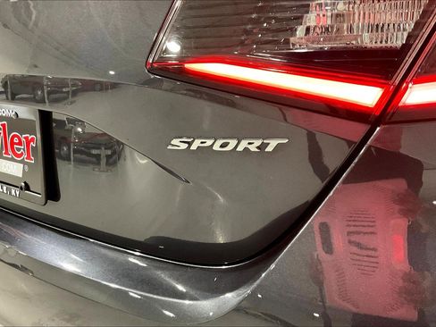 Used 2025 Honda Civic Sport image 24
