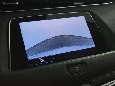 Used 2023 Cadillac XT4 Luxury w/ Cold Weather Package image 20