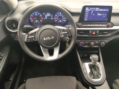 Used 2022 Kia Forte LXS w/ LXS Technology Package FWD image 22