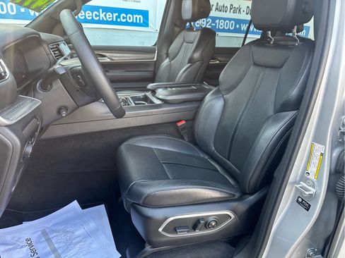 Used 2024 Jeep Wagoneer Series III image 24