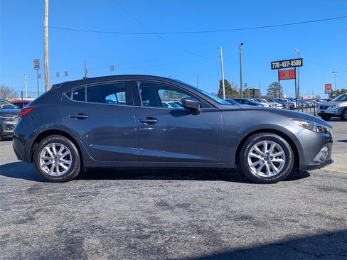 Used 2016 MAZDA MAZDA3 i Touring w/ Popular Equipment Package image 4