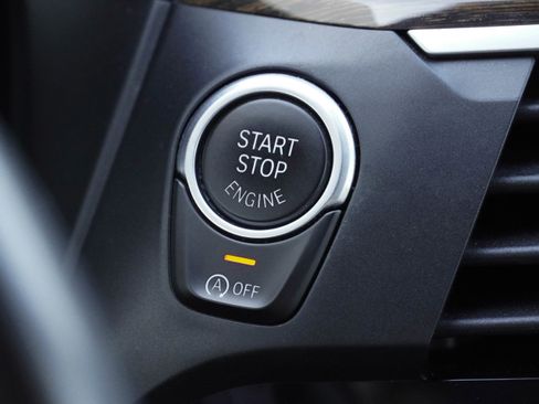 Used 2019 BMW X3 xDrive30i w/ Executive Package AWD/4WD image 18