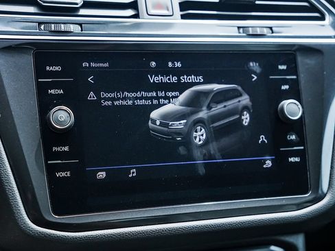 Used 2020 Volkswagen Tiguan SEL AWD/4WD image 19