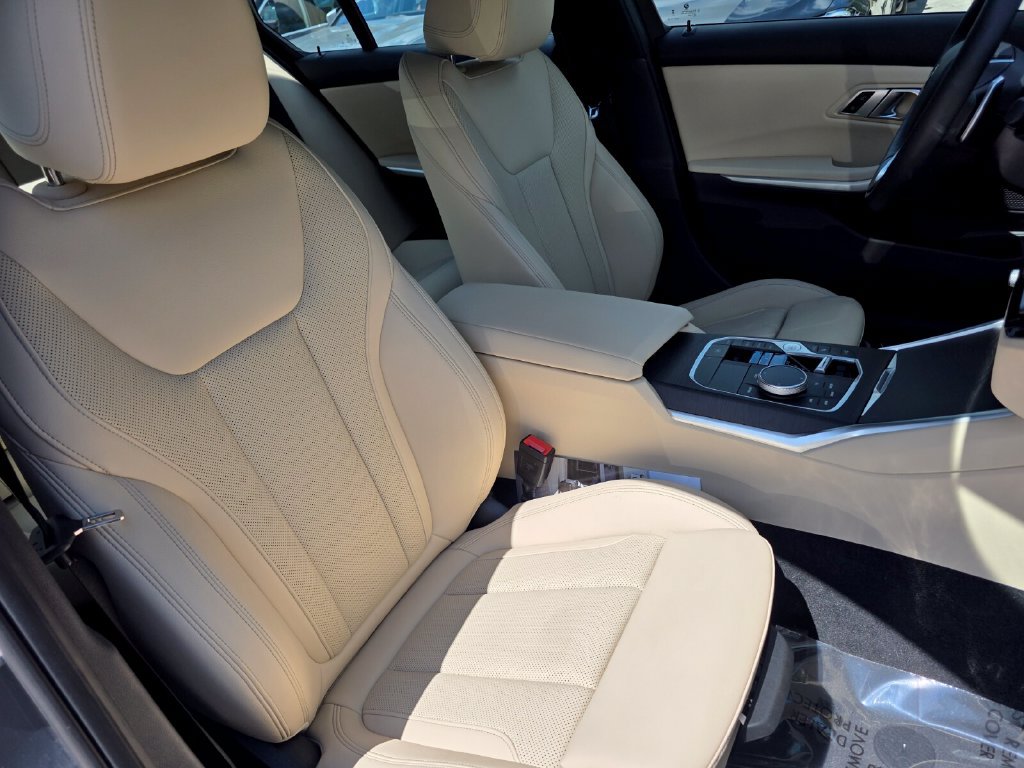 Certified 2023 BMW 330i xDrive Sedan AWD/4WD image 27