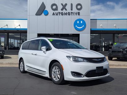 Used 2020 Chrysler Pacifica Touring-L w/ Advanced Safetytec Group