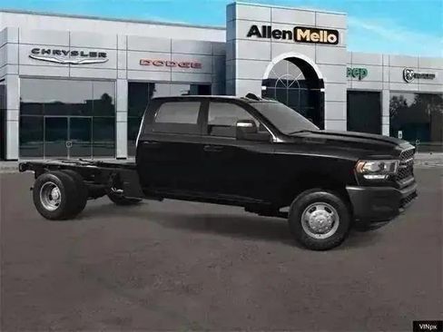 New 2024 RAM 3500 Tradesman image 28