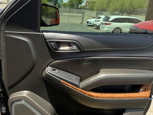 Used 2018 Chevrolet Tahoe Premier RWD image 29