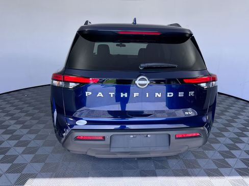 Used 2024 Nissan Pathfinder SV w/ SV Premium Package FWD image 4