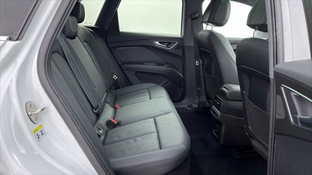 Used 2023 Audi Q4 e-tron Premium Plus w/ Premium Plus RWD image 19