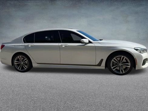 Used 2016 BMW 750i xDrive AWD/4WD image 30
