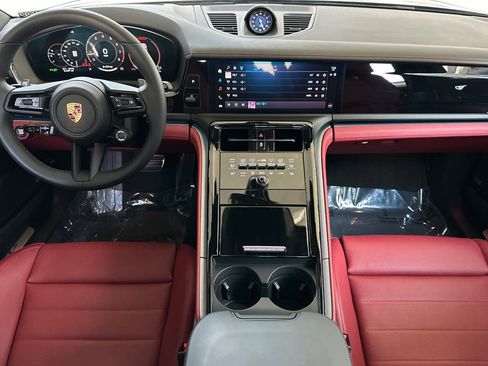 Used 2026 Porsche Panamera image 6