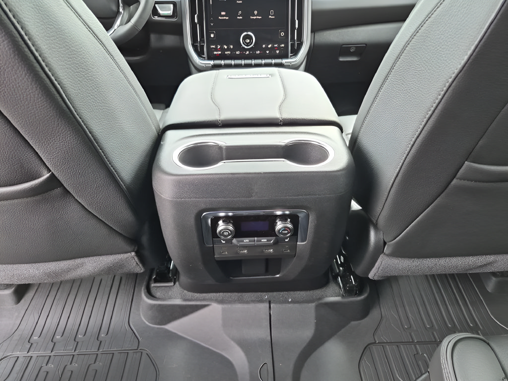 New 2026 GMC Yukon Denali w/ Denali Reserve Package AWD/4WD image 31
