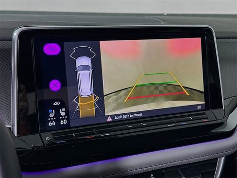 Used 2024 Volkswagen Atlas Peak Edition SE image 23