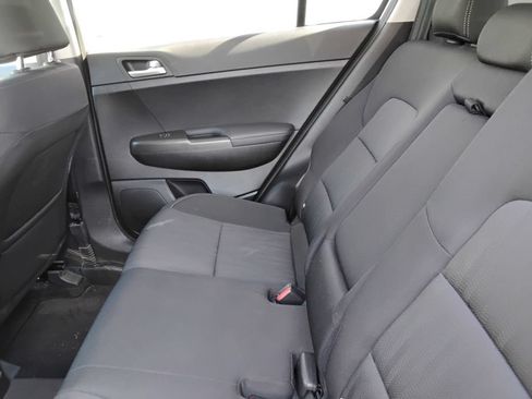 Used 2020 Kia Sportage LX AWD/4WD image 11