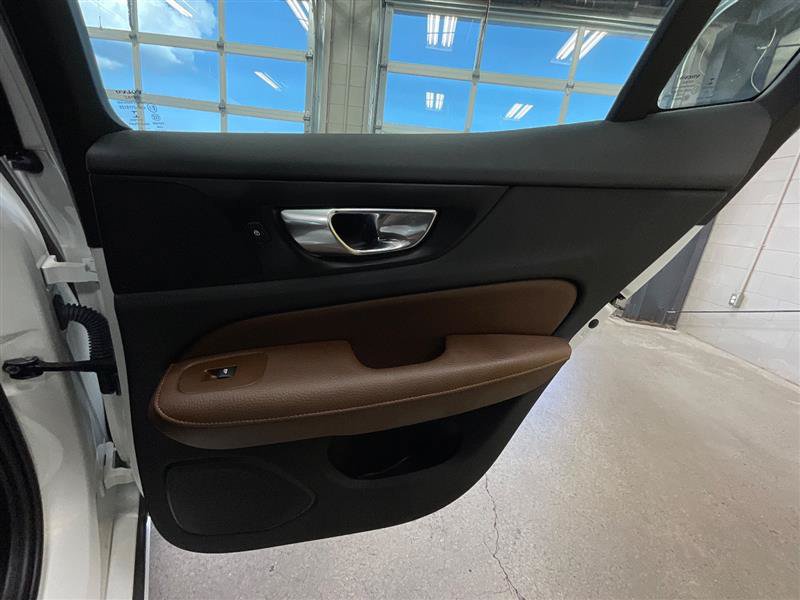 Used 2021 Volvo S60 T8 Inscription AWD/4WD image 26