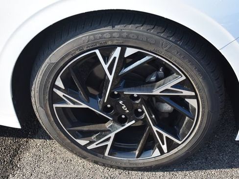 Used 2025 Kia K5 GT-Line w/ GT-Line Premium Package FWD image 11