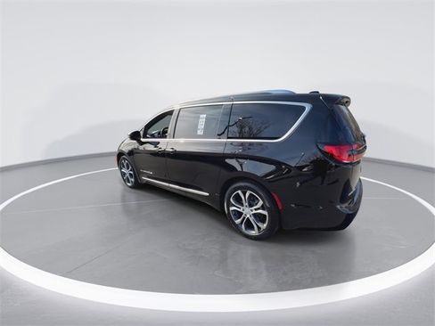 New 2026 Chrysler Pacifica Pinnacle image 6