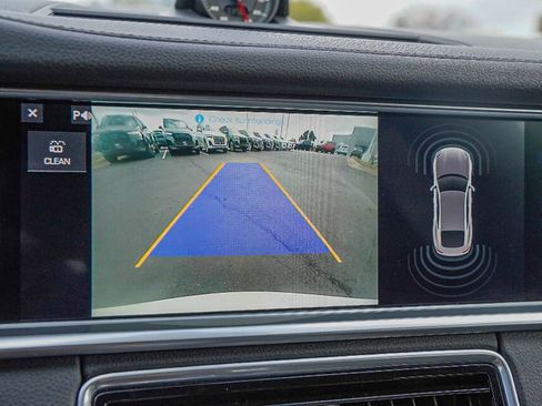 Used 2018 Porsche Panamera 4S image 15