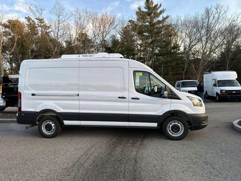 New 2025 Ford Transit 250 148 Medium Roof RWD image 5