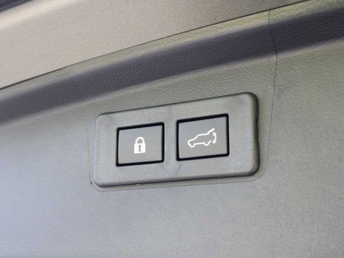 Used 2025 Subaru Outback Premium image 16