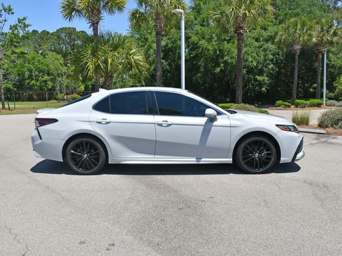 Used 2023 Toyota Camry XSE FWD image 2