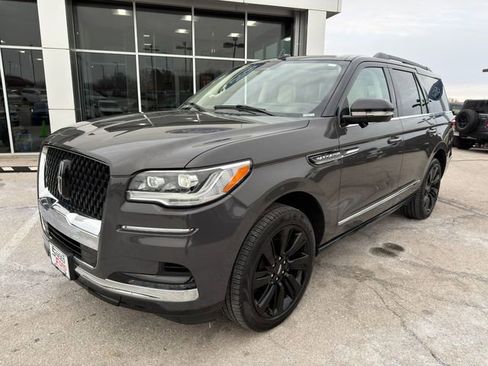 Used 2023 Lincoln Navigator Black Label image 3