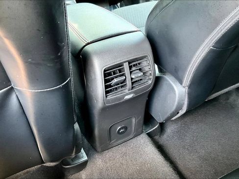Certified 2025 Ford Escape ST-Line FWD image 12