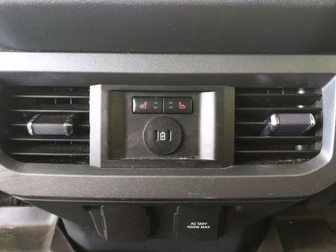 Used 2023 Ford F250 Lariat w/ Lariat Ultimate Package AWD/4WD image 18