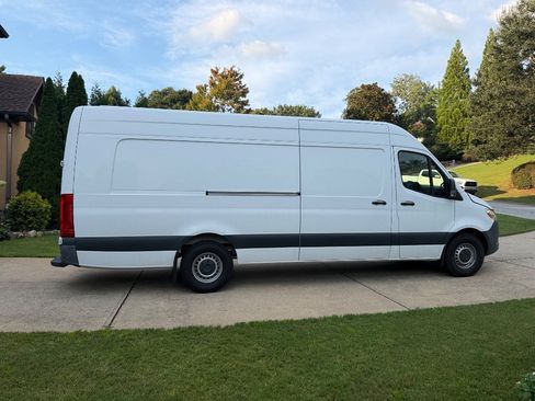 Used 2023 Mercedes-Benz Sprinter 2500 image 5