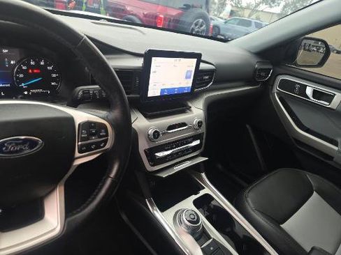 Used 2023 Ford Explorer XLT w/ Equipment Group 202A image 4