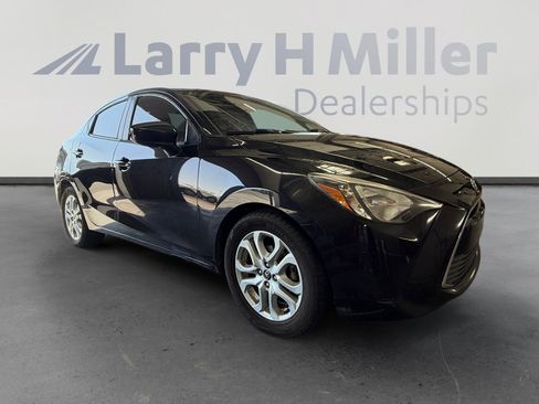 Used 2018 Toyota Yaris iA FWD image 7