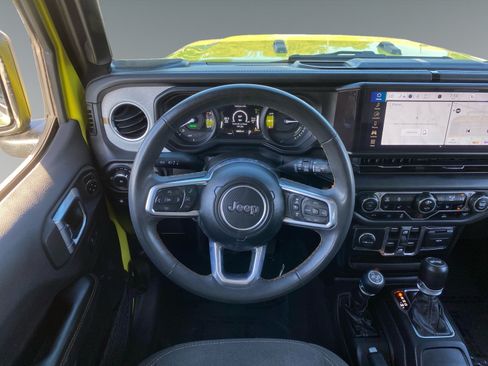 Used 2024 Jeep Wrangler Unlimited Sahara AWD/4WD image 12