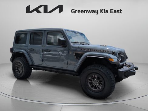 Used 2025 Jeep Wrangler Unlimited Rubicon 392 AWD/4WD image 3