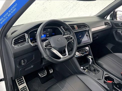 Used 2024 Volkswagen Tiguan SE R-Line FWD image 16