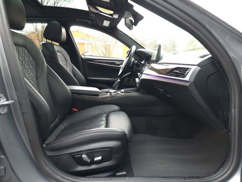 Used 2023 BMW 530e xDrive w/ Premium Package image 21