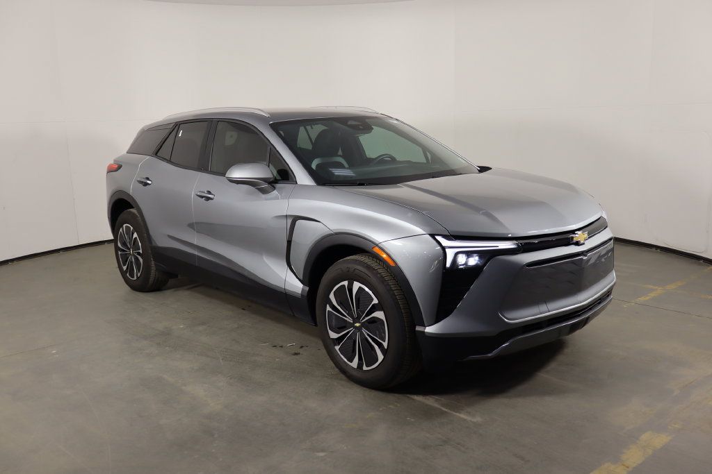 Used 2024 Chevrolet Blazer EV LT AWD/4WD image 55