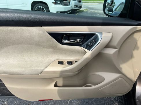Used 2013 Nissan Altima 2.5 SV w/ 2.5SV Convenience Pkg FWD image 8