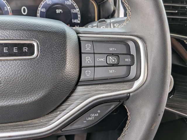 Used 2023 Jeep Wagoneer L Series III w/ Premium Group I AWD/4WD image 29