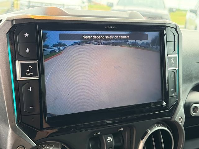 Used 2018 Jeep Wrangler Unlimited Rubicon w/ Connectivity Group AWD/4WD image 23